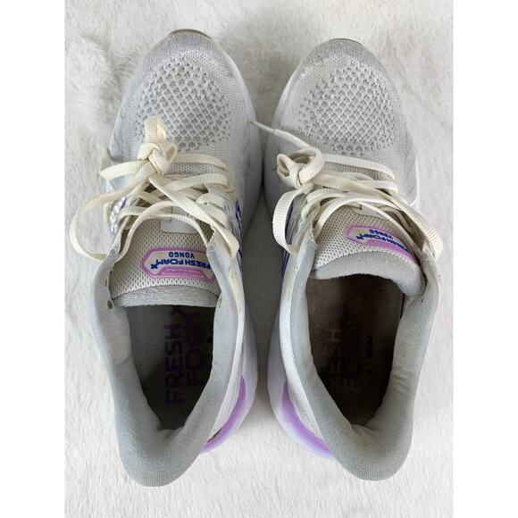New Balance Vongo v5 Women’s Size 6.5 White Purple Running Shoes - Picture 9 of 9